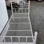 كراسي حديد نفر