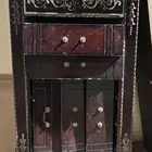 سرير واحد وشوفونيره ومكتب (لوجه الله)