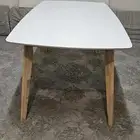 طاوله ودولاب أحذية