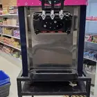 آلة آيس كريم للبيع نظيفة