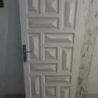 باب خشب مستعمل