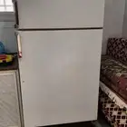 ثلاجة بفريزر