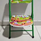 كرسي قابل للطي للأطفال شبه جديد مع سيارة أطفال