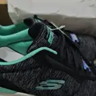 حذاء سكيتشرز نسائي مقاس 39