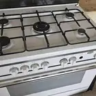 فرن وغسالة شبه جديدة للبيع