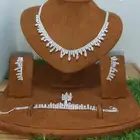 أطقم كرستال لون فضي