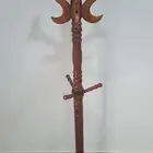 شماعة ملابس من الخشب والرخام