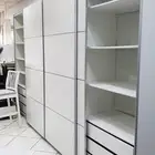 خزانة ملابس من إيكيا نظيفة