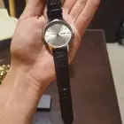 ساعة tomi