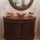 مدخل وجزامة وكنب للبيع ومكنسة وطاولة وسجادة