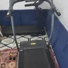 اثنين سير كهرباء يحتاجين صيانه