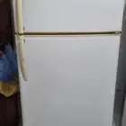 ثلاجه للبيع