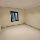 شقق تمليك مكونه من 5 غرف وعلى شارعين