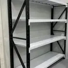رفوف حديد