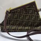 شنطه فندي للبيع ب180