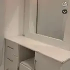 تسريحة خشب طول 120 ومرايه كبيره