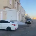 فيلا امامية وشقق خلفيه للبيع في حي الرياض