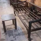 كرسي حديد عدد 2  طاولة عدد 2
