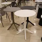 طاولات وكراسي فايبر