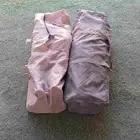 سرير اطفال متنقل نظيف