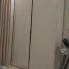 خزانة ملابس كبيرة جدا