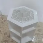 منظم وصندوق مكياج ابيض