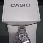 ساعة من شركة كاسيو اصلية معروفه