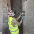 مقاول ترميم هدم تكسير جدران عمال بناء لياسه أسفلت بريده