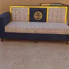 للبيع كنب مكون من ثلاث قطع