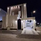 للبيع بشرق الرياض حي القادسية درج و2شقه