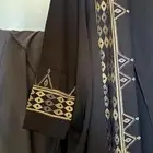 عباية نص بشت سوداء بتطريز