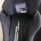 جزمه سوداء من سكيتشرز