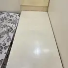 سرير جديد ومجلس ثلاث جوانب بحاله الجديد الأغراض بحاله ممتاز