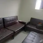 مجلس كنب جلد مع شاشه Panasonic وطبق وقطعه وسلك