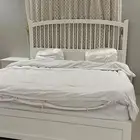 سرير أبيض نفرين