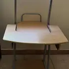 طاولة مكتبية صغيرة