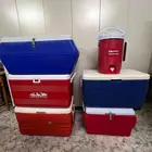 حافظات ثلج متنوعة ونظيفة