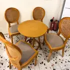 طاولات و كراسي للبيع