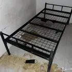 نفرين استعمال خفيف باكياسه مع المرتبه سرير حديد نفر