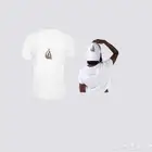 مصممة جرافيك