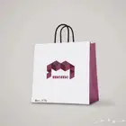 مصممة جرافيك