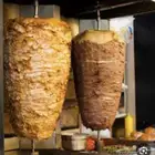 مطعم للبيع بكامل معداته
