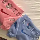 بلوفرات شتوية تيشيرتات