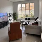 كنب حرف ال نظيف جدا مع طاولات قهوة وجانبية