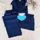 ملابس نسائية