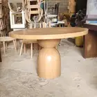 طاولة طعام دائرية طبيعي