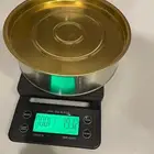 علب تنك تمر فارغ