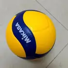 كرة طائرة الاصلية للبيع