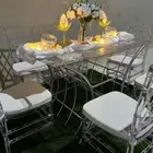 طاولات مع كراسي