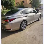 ES300h للبيع سيارة لكزس موديل 2019 طراز